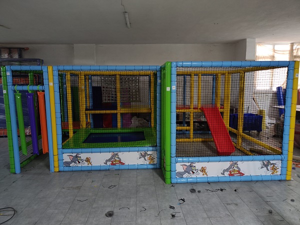 500x400x200 Parkurlu Trambolinli Top Havuzu SE-133
